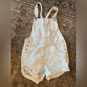 We the free ziggy shortalls. Reposhing as they are too big.